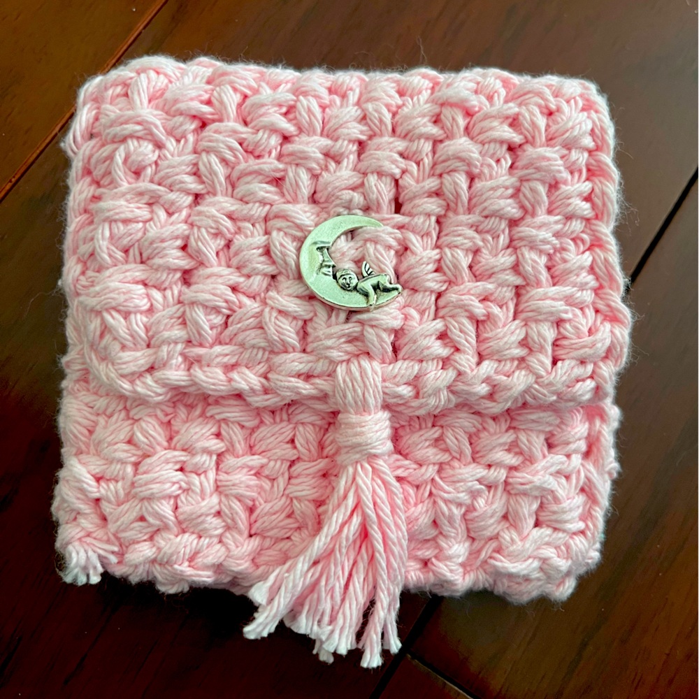 Crocheted wallet